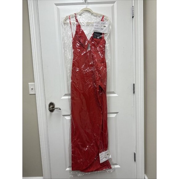 New Mac Duggal Size 0 Red 27434 spaghetti strap Cutout High Slit V-Neck Gown - Picture 11 of 12